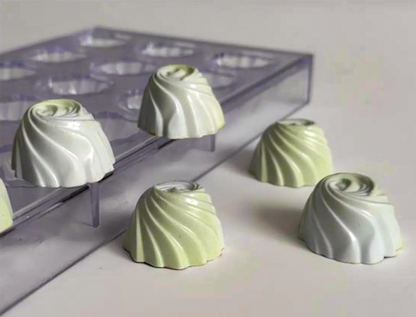 Round Swirl Praline Chocolate Mould No: 111