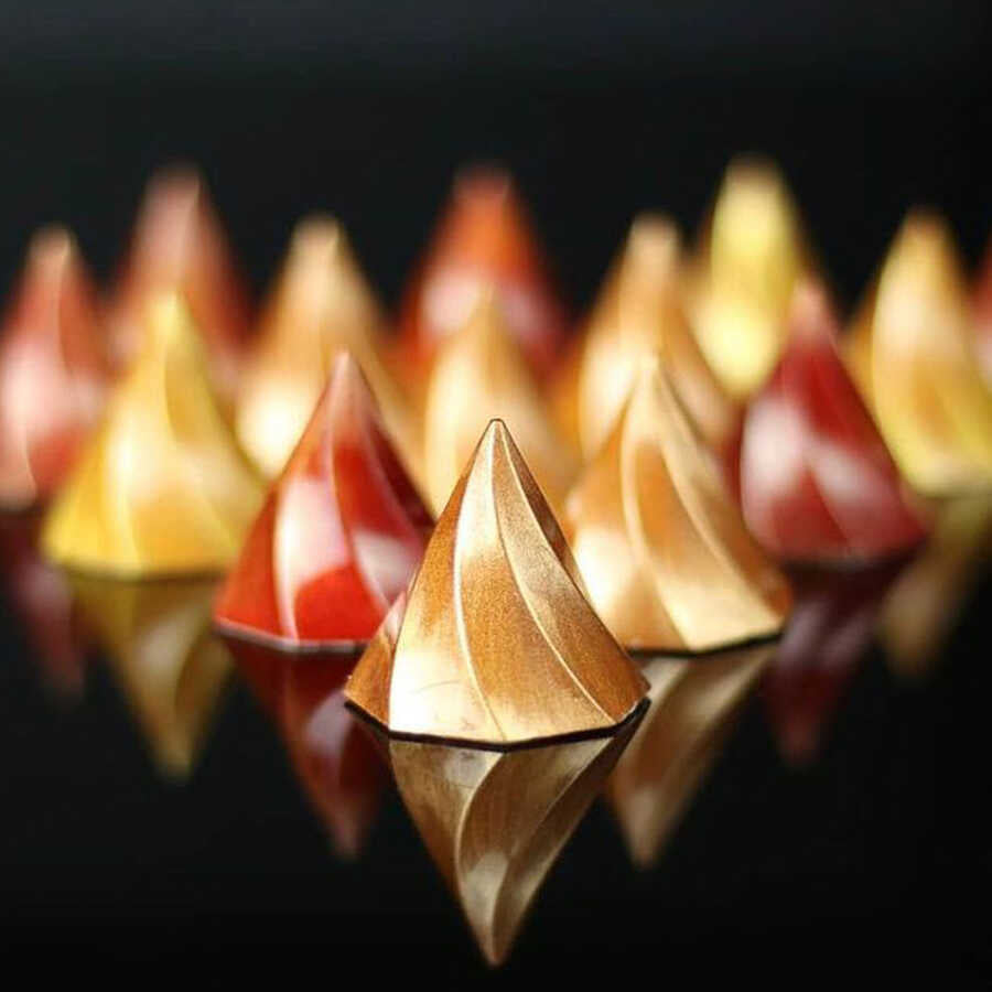 Swirl Geometric Cone Praline Chocolate Mould No: 480